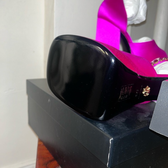 Medusa Aevitas Versace platform sandal in satin - Picture 3 of 4